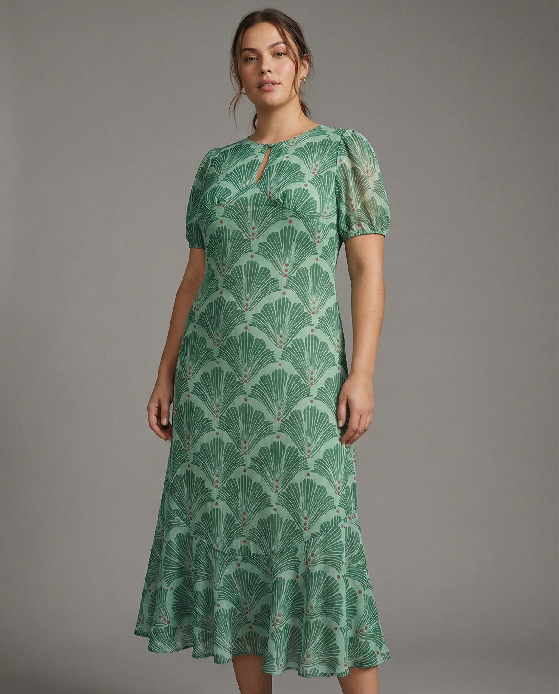 Backless Maxi Dress – Chic Hollowed-Out Design for Spring & Summer — side view