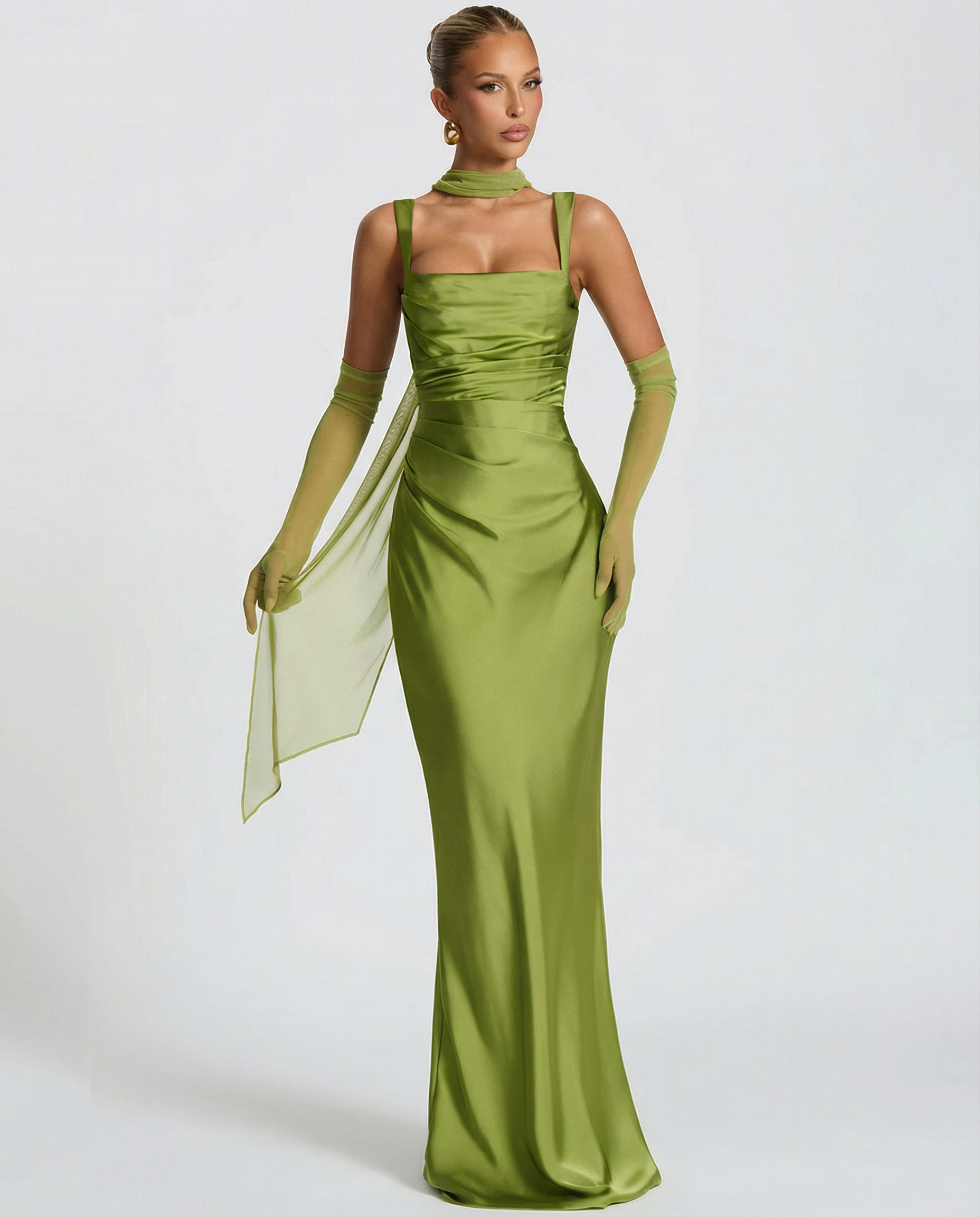 Backless Maxi Dress – Elegant Halter Design for Summer Nights