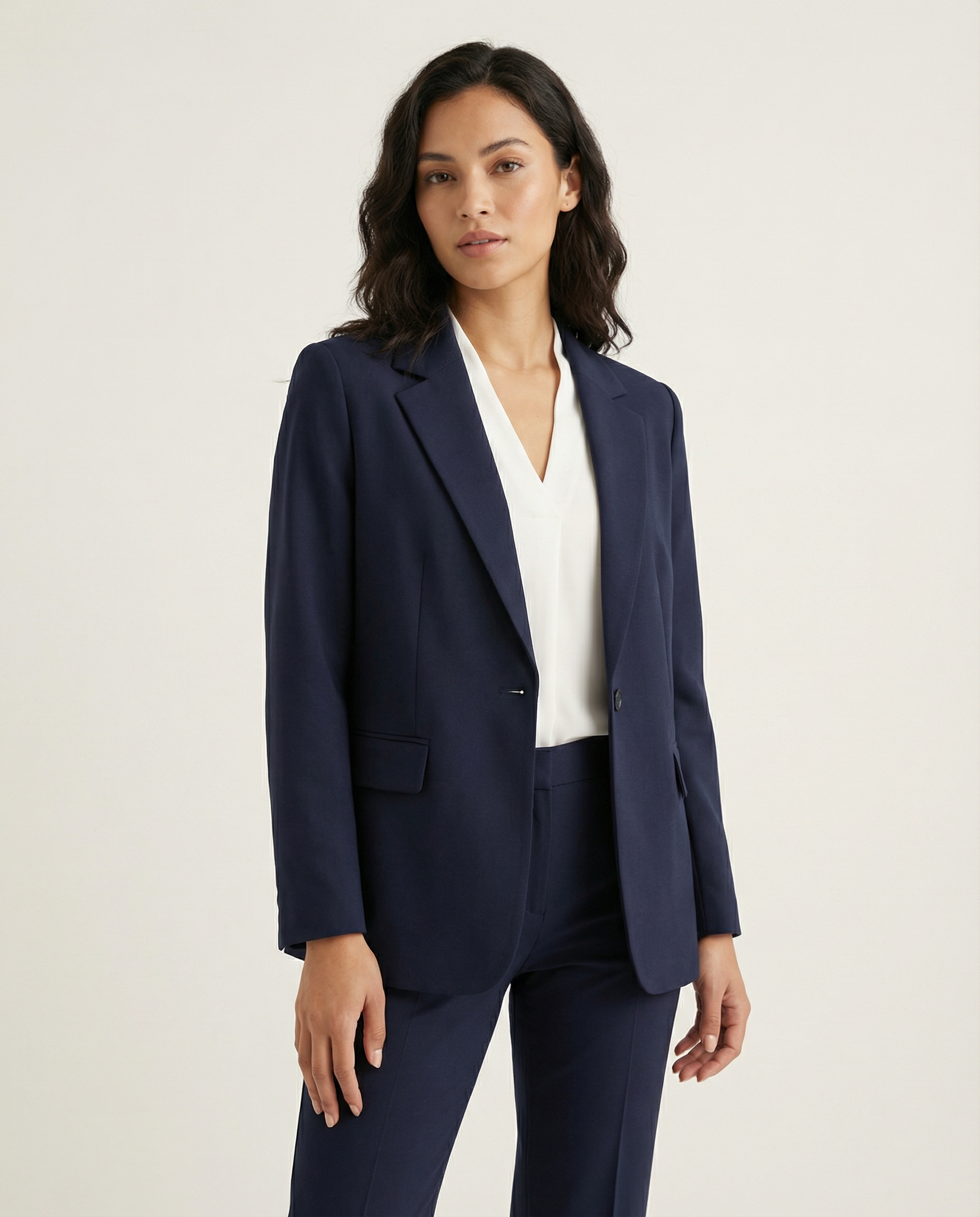 Blazer for Women – Tailored Loose Fit for Effortless Autumn Style — model wearing
