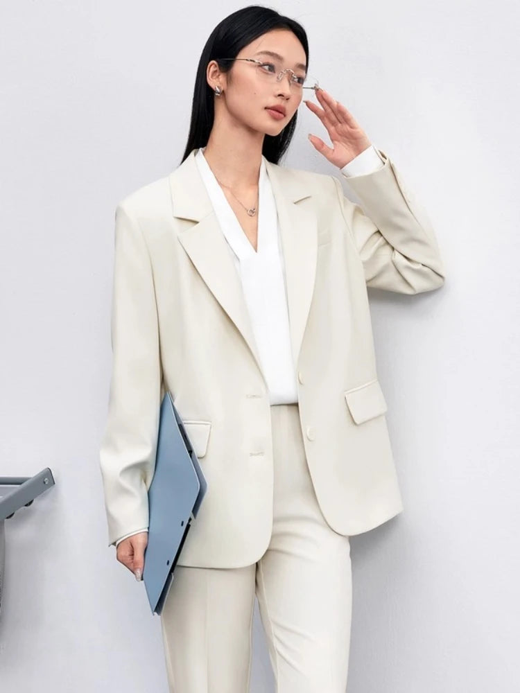 Blazer for Women – Tailored Loose Fit for Effortless Autumn Style — styling detail