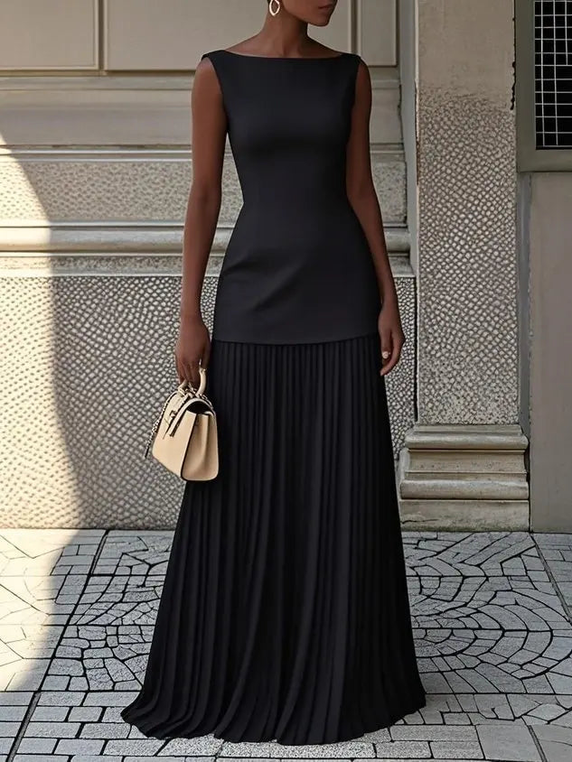 Boho Chic Maxi Dress – Elegant Pleated Design for Summer Events — back view