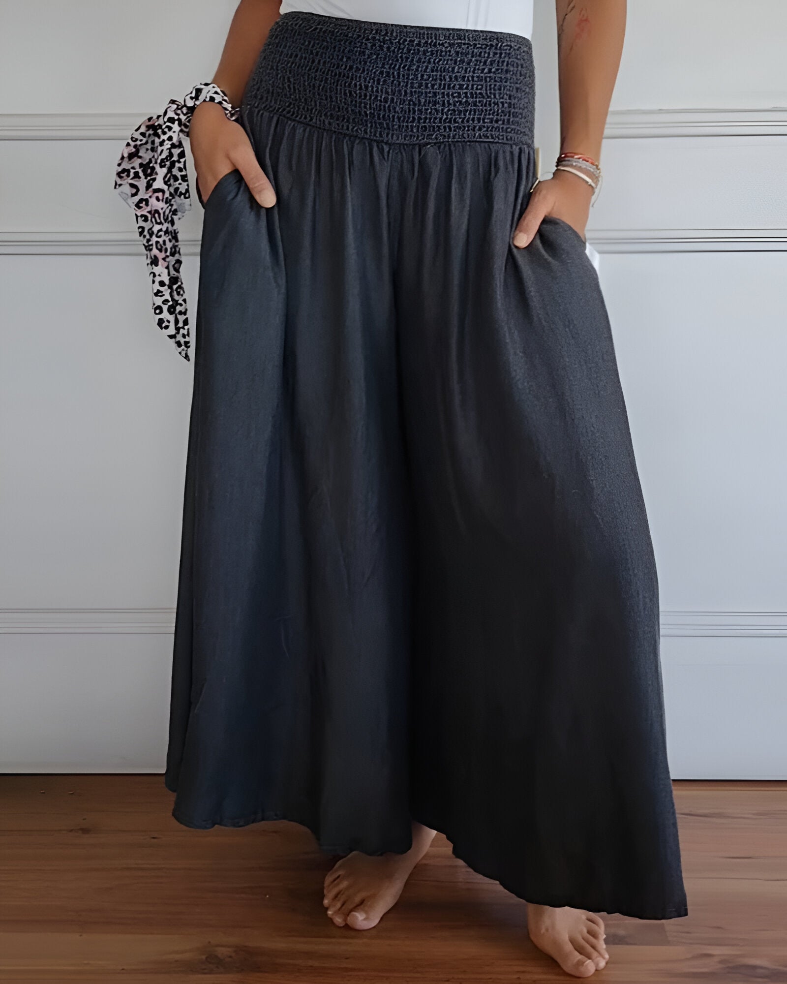 Comfortable Wide-Leg Elastic Waist Trousers — model wearing