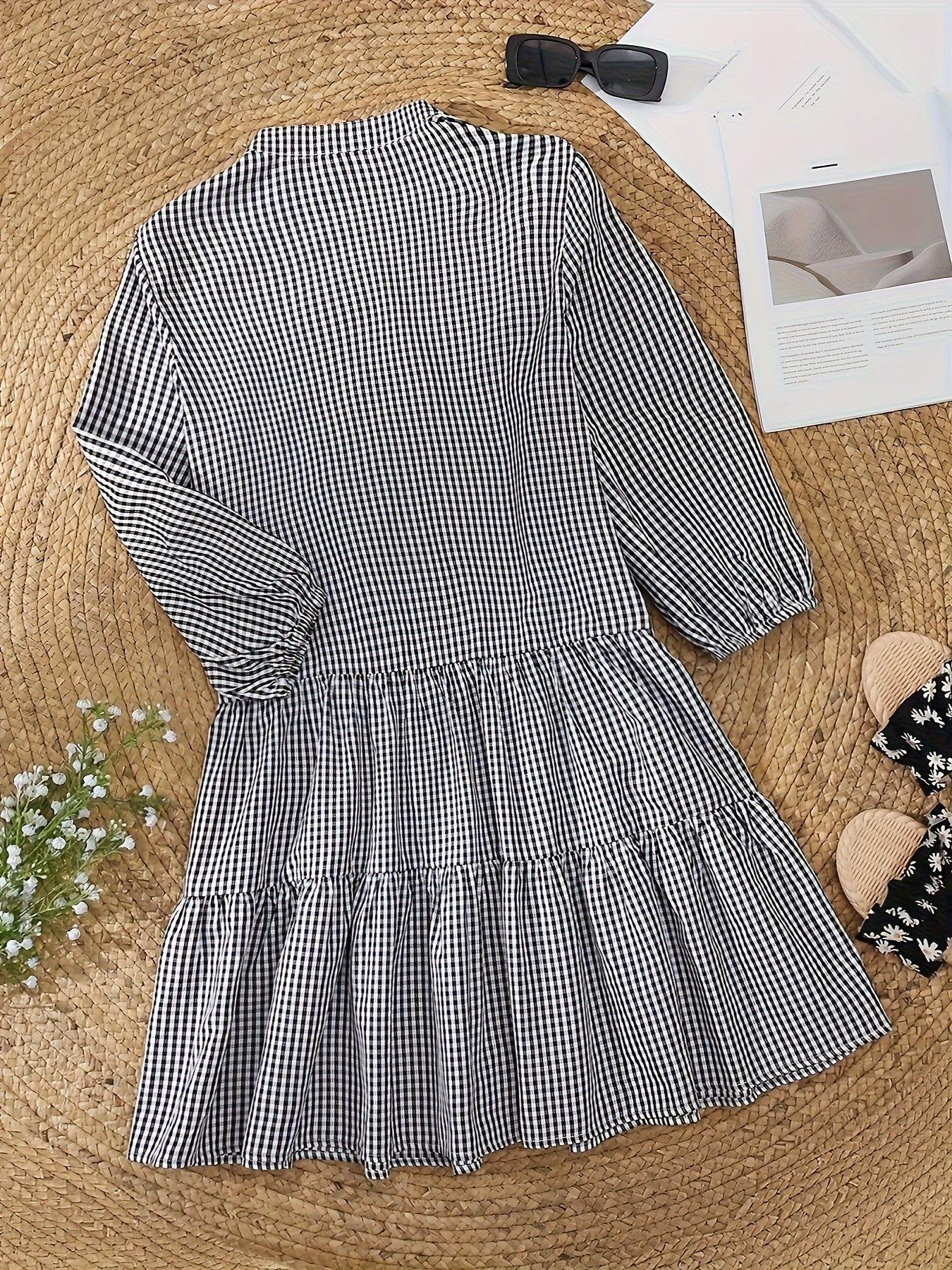 Crew Neck Sleeveless Striped Midi Dress for Casual Days — detail view