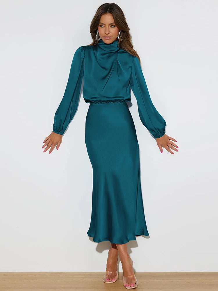 Elegant Satin Evening Dress – Chic Long Sleeves for Formal Occasions — model wearing