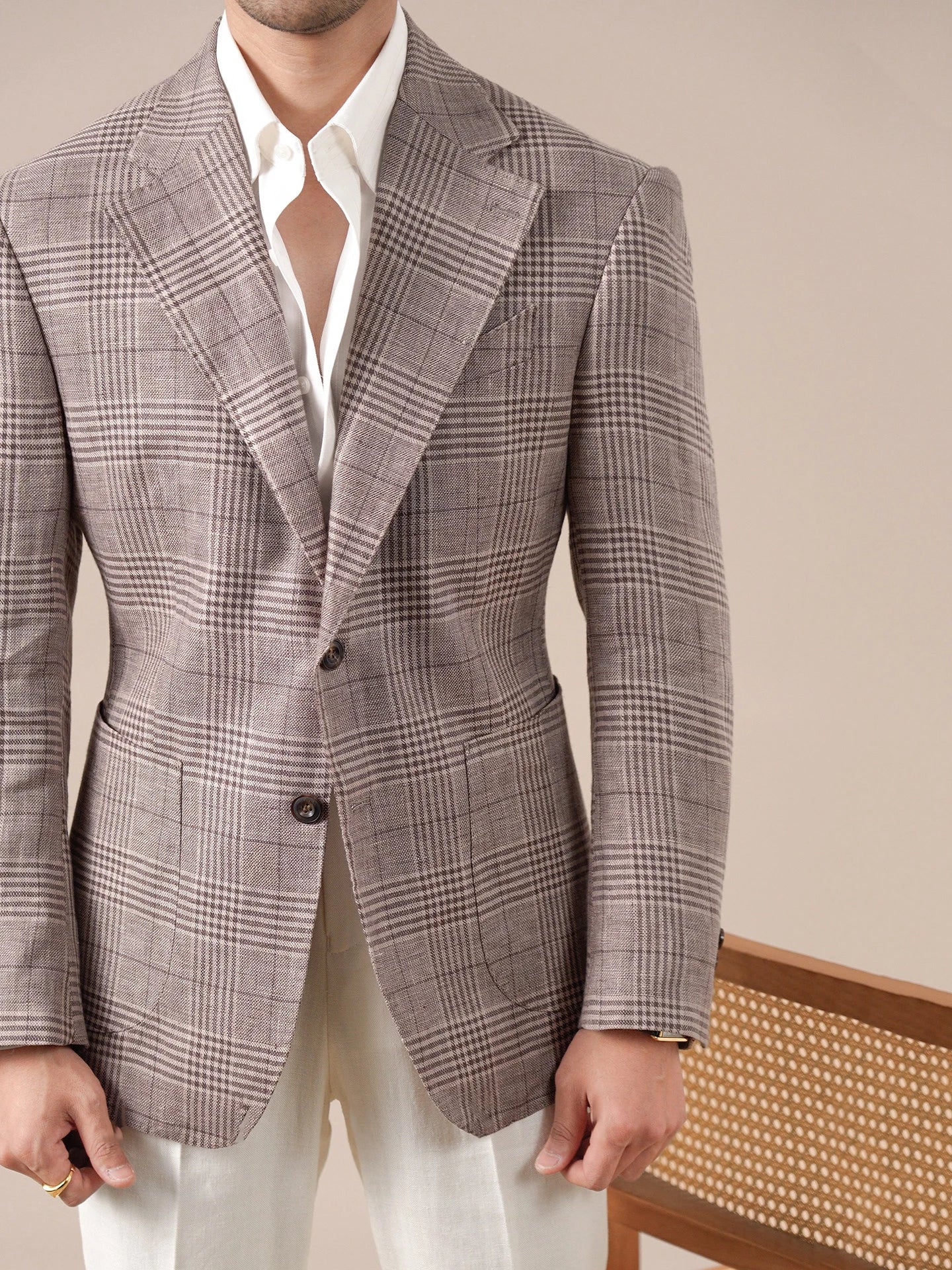 Gentleman's Prince Check Blazer – Stylish Business Casual for Year-Round Comfort — detail view