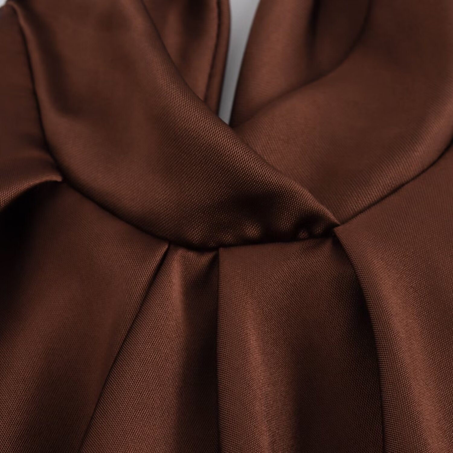 Halter Neck Velvet Maxi Cocktail Dress for Evening Occasions — close-up