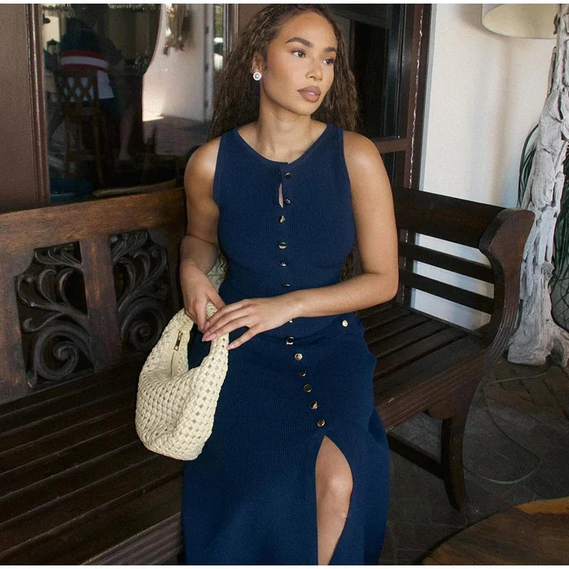 Knitted Maxi Dress – Elegant Sleeveless Bodycon Summer Outfit — fabric detail