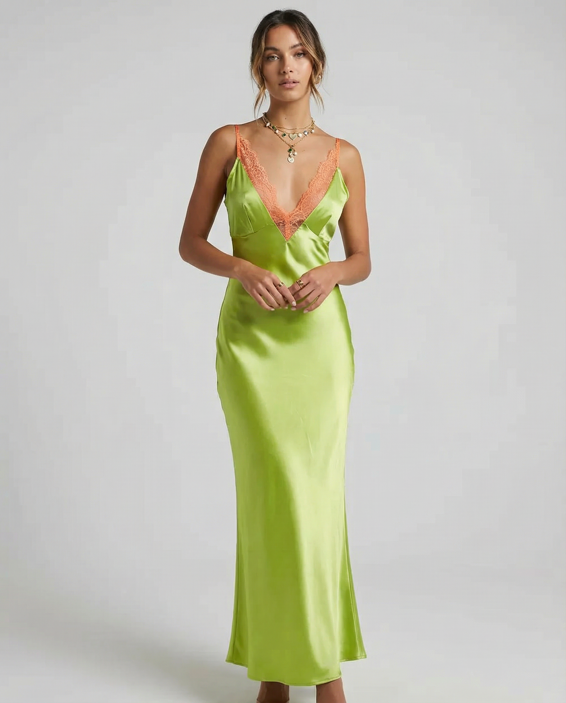 Lace Maxi Dress – Elegant V-Neck Backless Long Dress for Women — side view