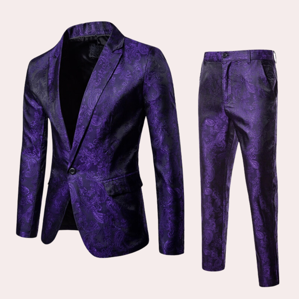 Lightweight Slim Fit Tailored Suit for Men — close-up