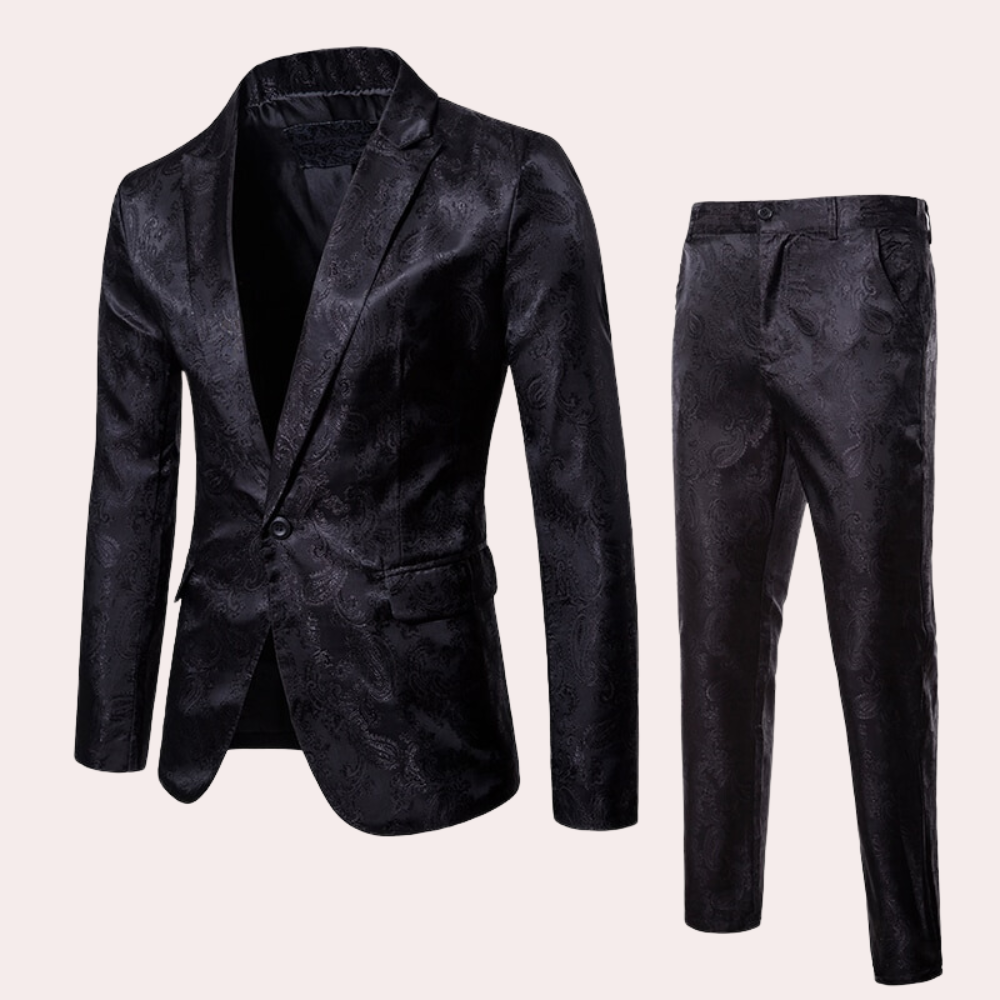 Lightweight Slim Fit Tailored Suit for Men — model wearing