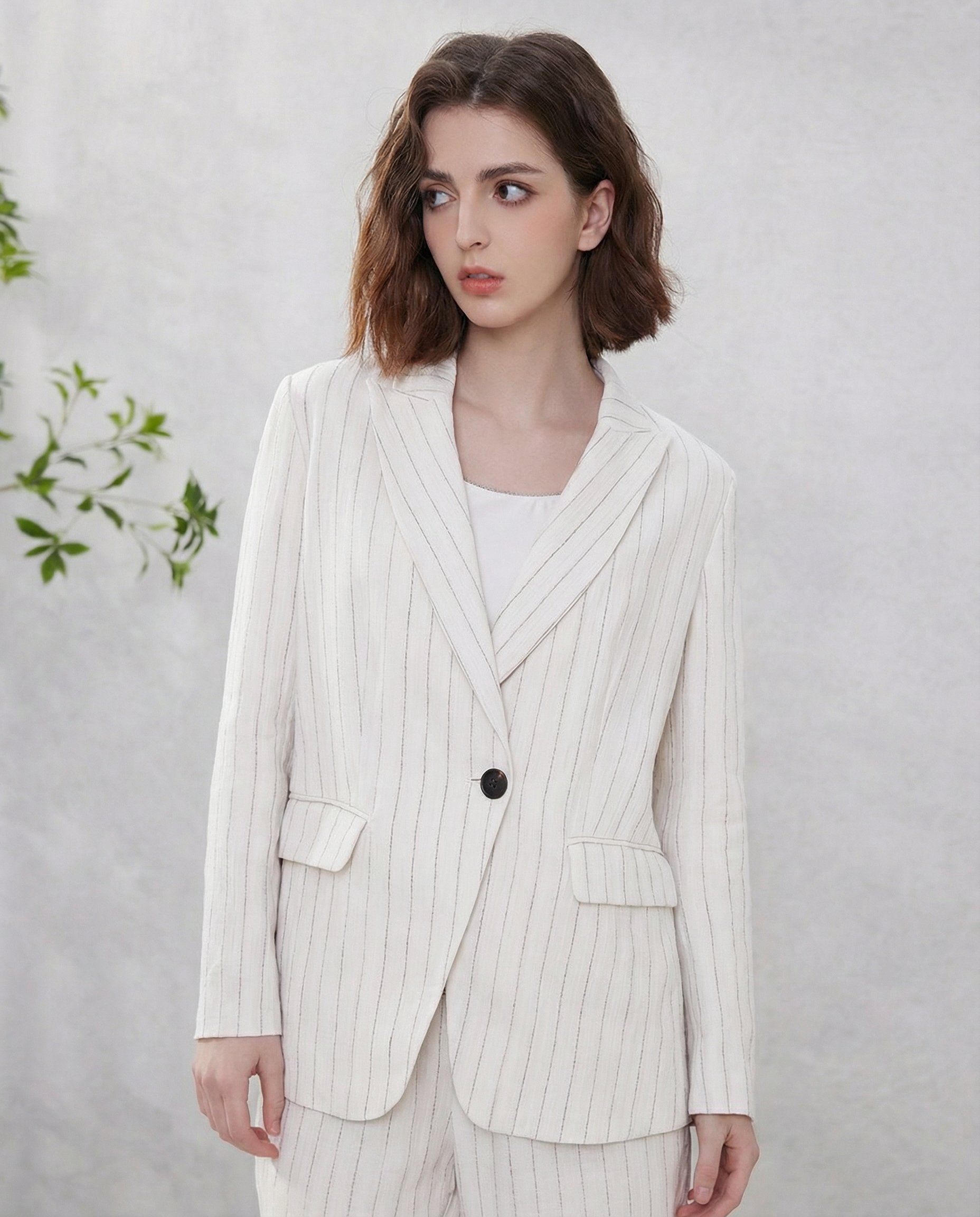 Linen Blazer – Stylish Stripe Design for Chic Office Wear — detail view