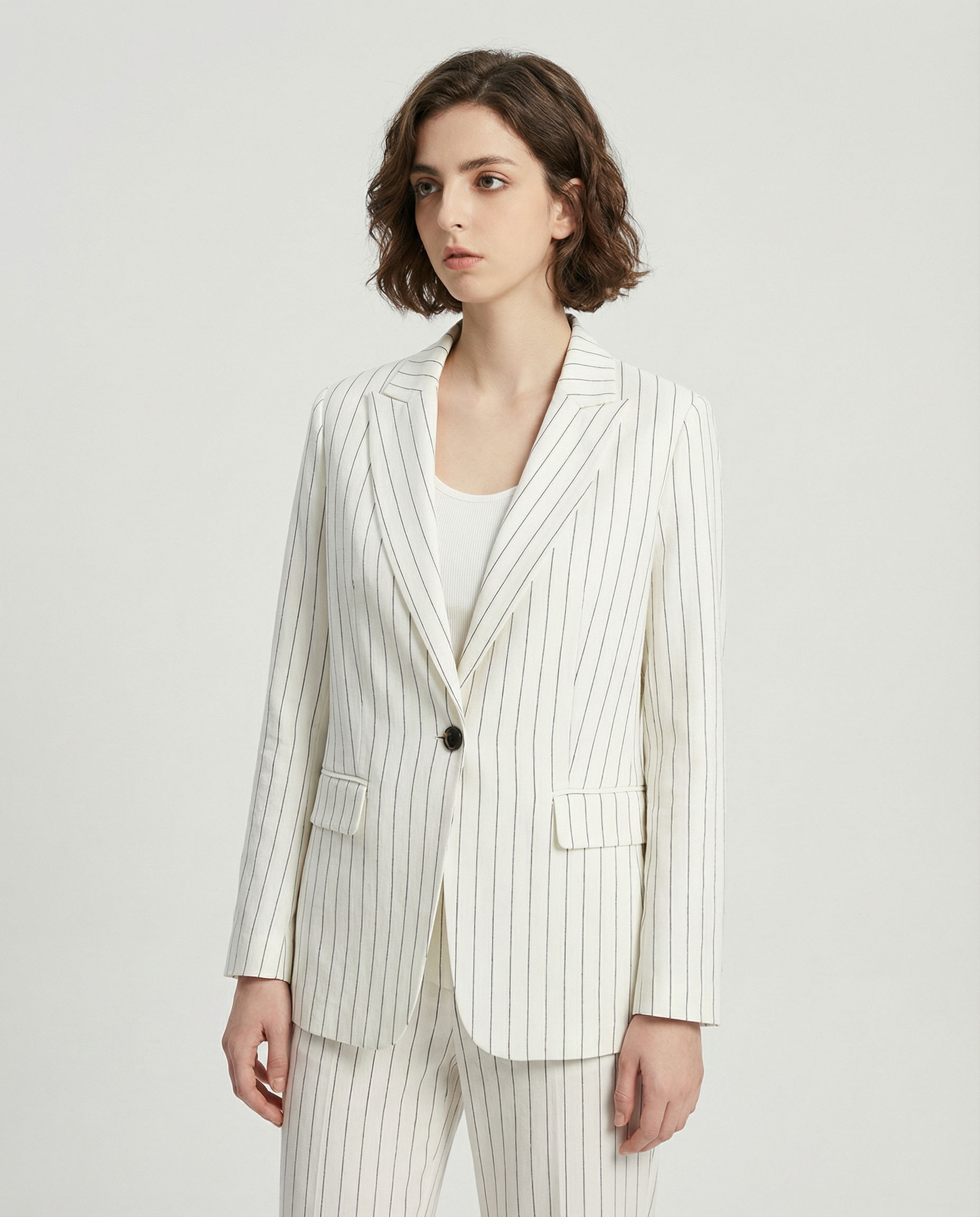 Linen Blazer – Stylish Stripe Design for Chic Office Wear — model wearing
