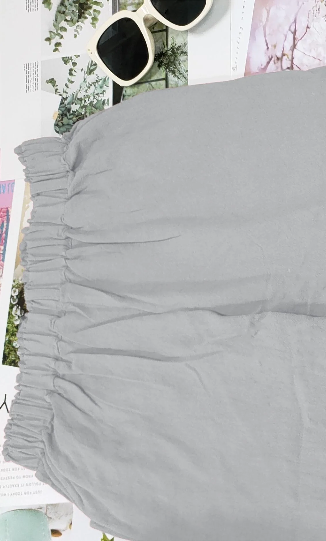 Linen Blend Cropped Pants – Breathable Casual Fit for Summer Outings — model wearing