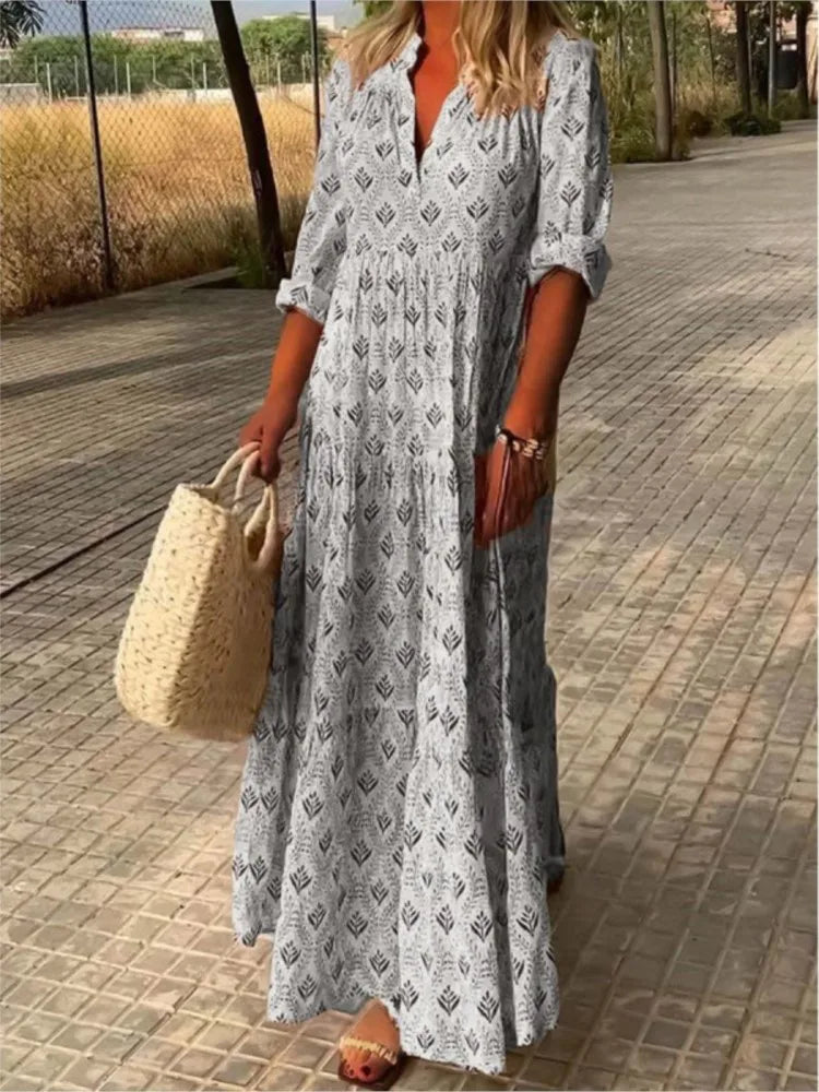 Long Dress – Vintage V-Neck Style for Casual Autumn Outings — close-up