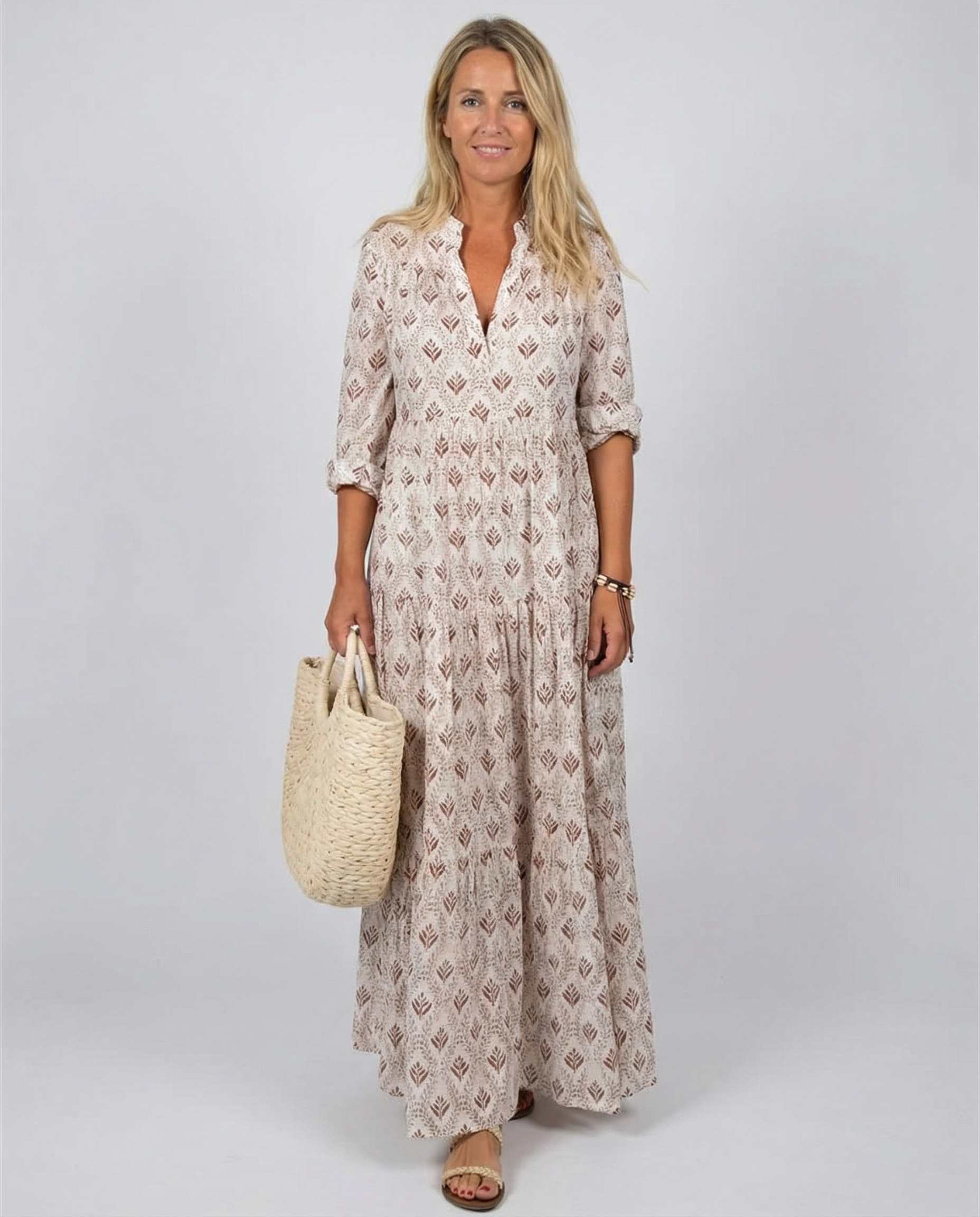 Long Dress – Vintage V-Neck Style for Casual Autumn Outings — side view