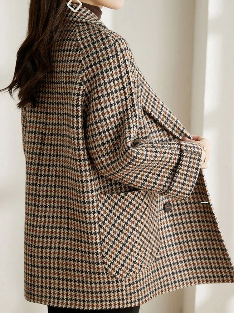 Long Houndstooth Checkered Blazer – Classic Autumn Winter Coat — side view