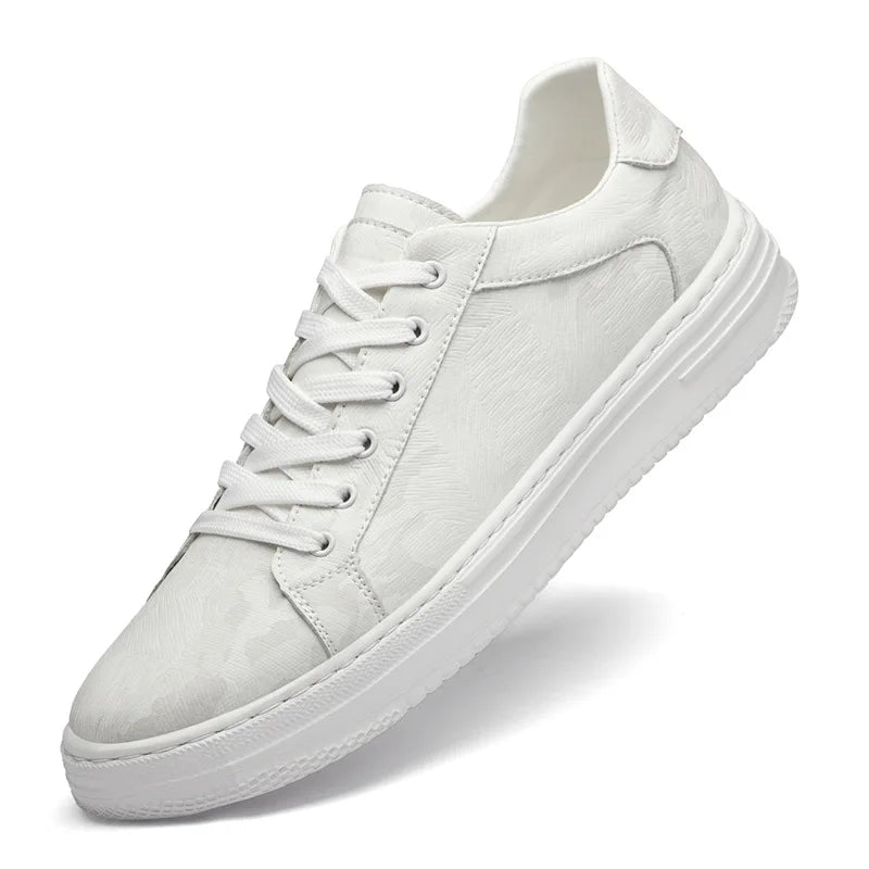 Men's Casual Shoes – Trendy Print Lace-Up trainers for Smart Casual Outings — close-up