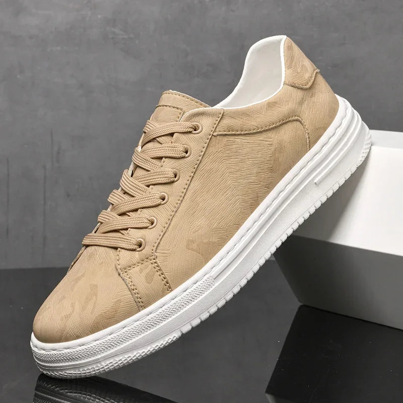 Men's Casual Shoes – Trendy Print Lace-Up trainers for Smart Casual Outings — styling detail