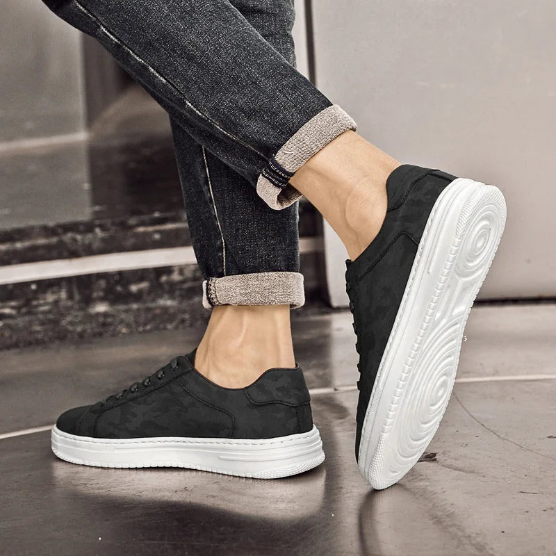 Men's Casual Shoes – Trendy Print Lace-Up trainers for Smart Casual Outings