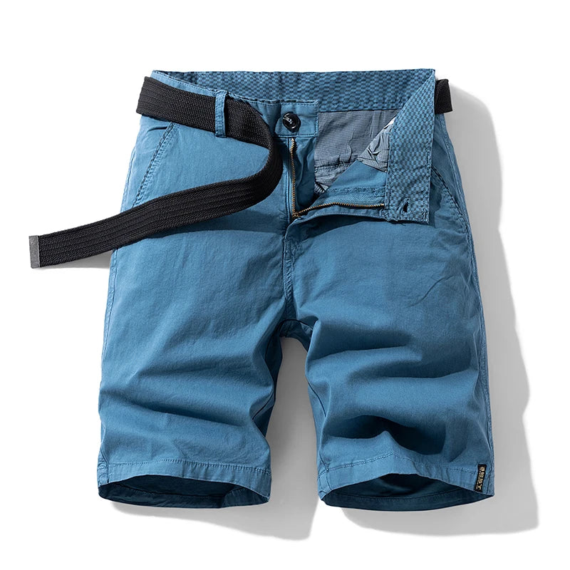 Men's Cotton Cargo Shorts – Relaxed Fit with Practical Pockets for Casual Summer Adventures — model wearing