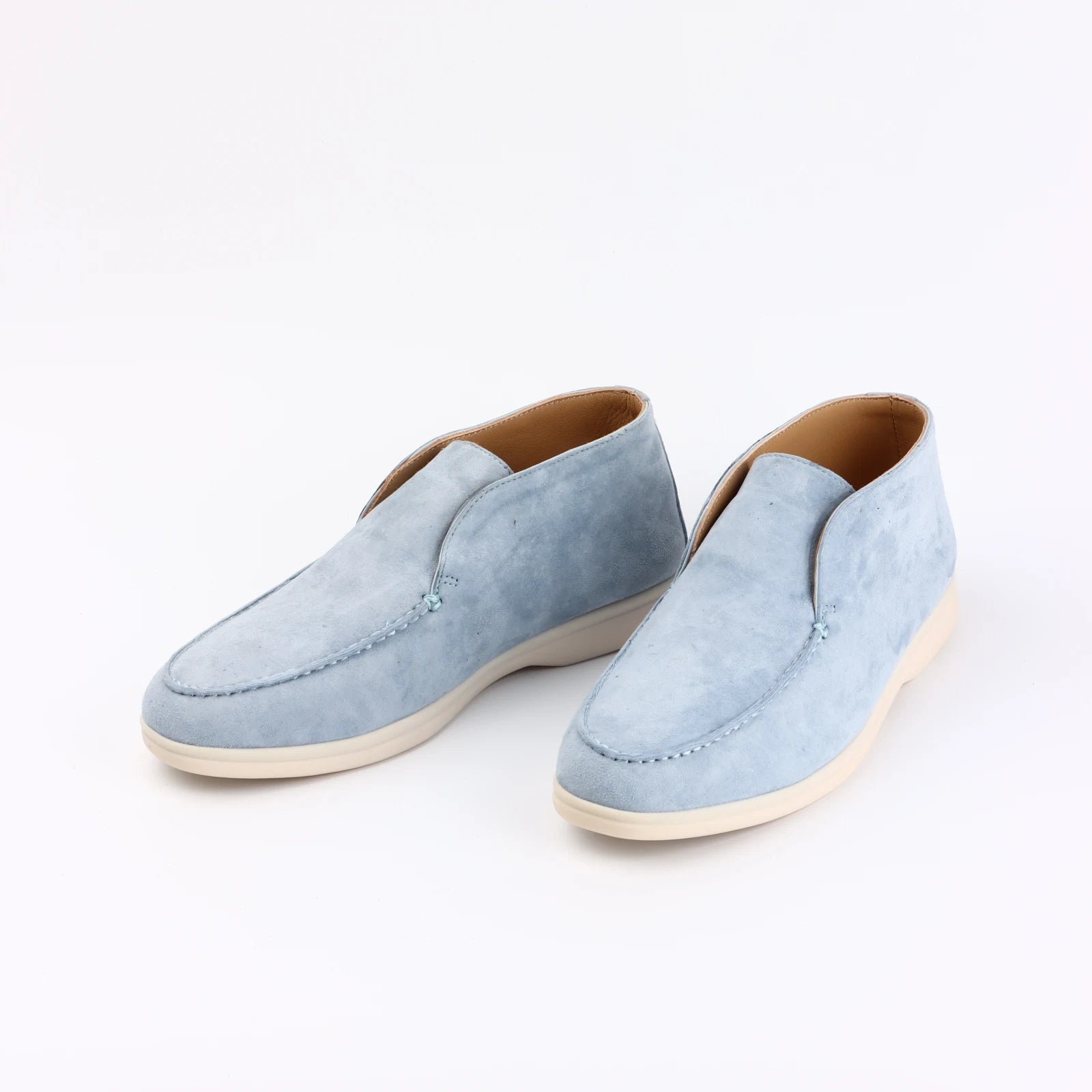 Men's Loafers – Luxurious Sheepskin Comfort Shoes for Casual Outings — model wearing