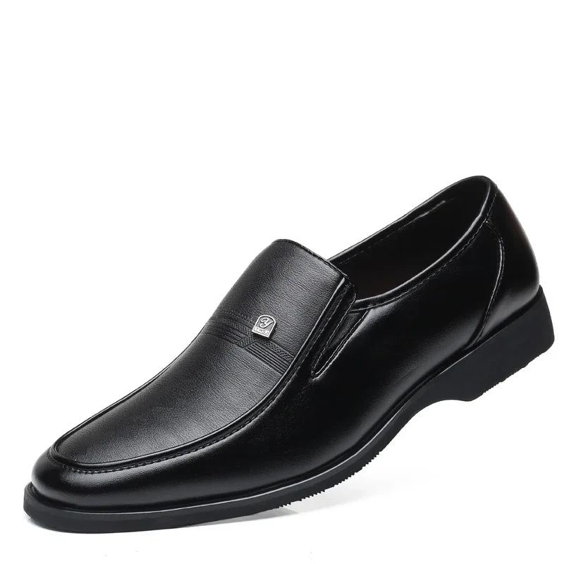 Men's Oxford Shoes – Classic Leather Formal Footwear — close-up