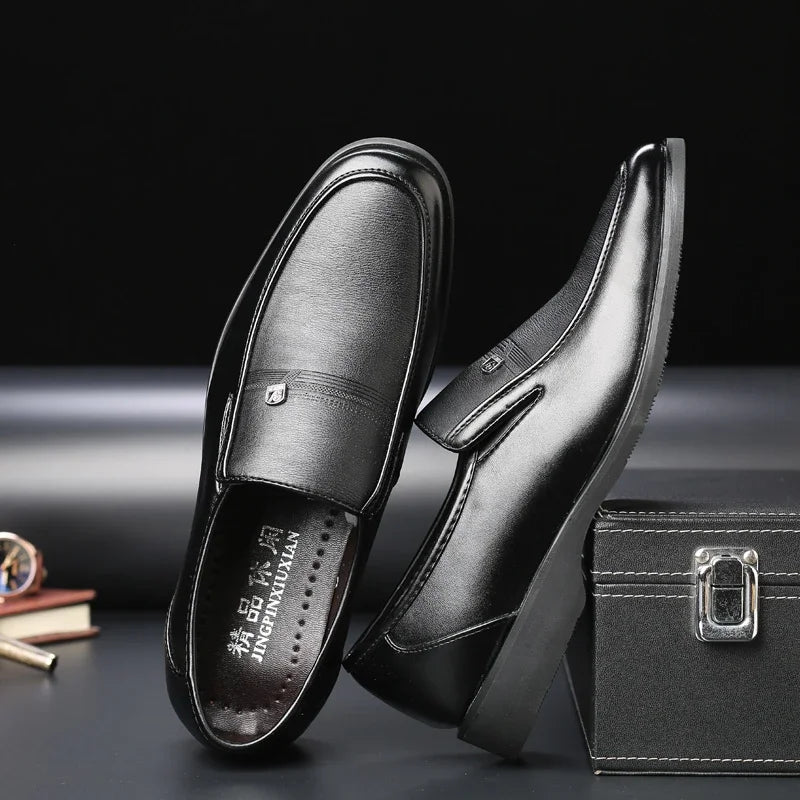 Men's Oxford Shoes – Classic Leather Formal Footwear — model wearing