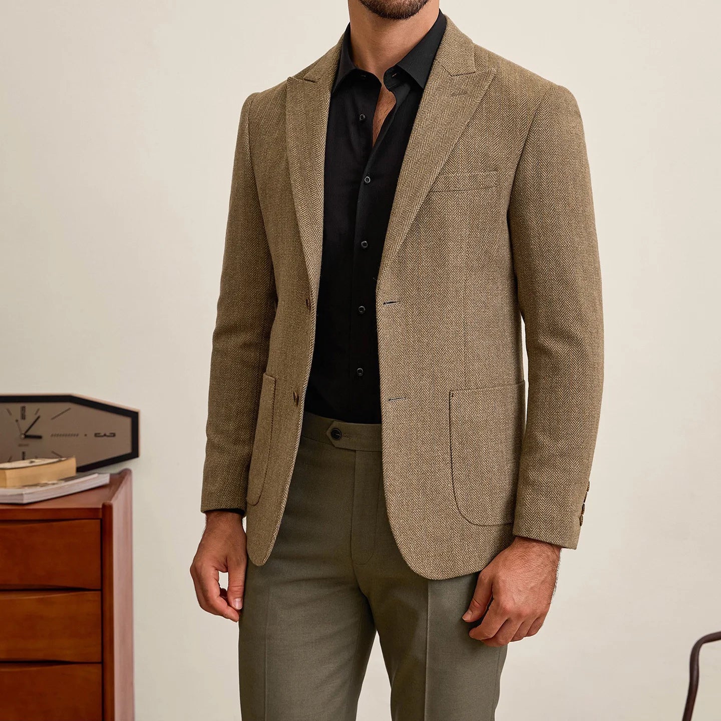 Men's Retro Wool Suit – Chic Slim-Fit Jacket for Autumn Style — model wearing