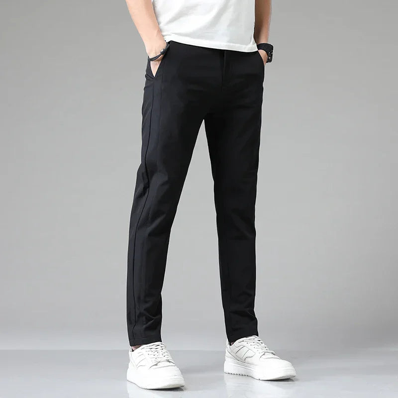 Men's Trousers – Slim Fit Stretch Fabric for Casual Outings — close-up