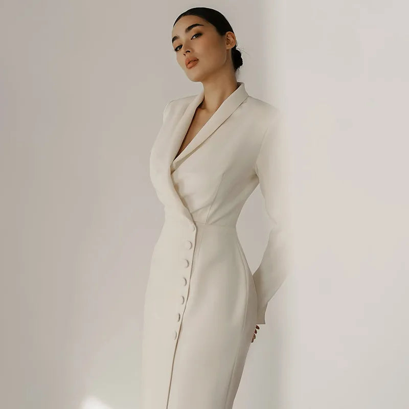 Minimalist Evening Dress – Chic Long Sleeve Formal Gown for Elegant Events