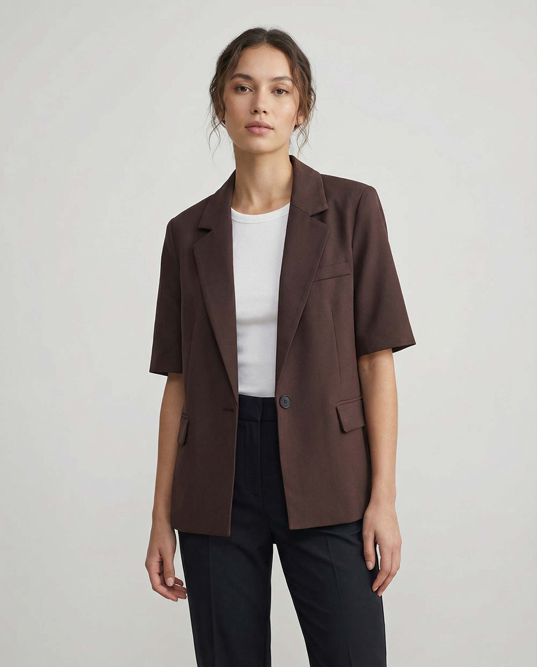 Modern Professional Blazer – Stylish Short Sleeve Design for Versatile Office Wear — detail view