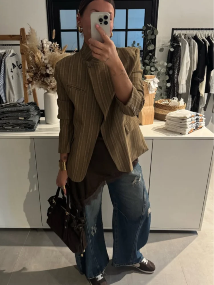 Modern Woman Oversized Blazer – Comfortable Loose Fit with Pockets for Effortless Style — back view