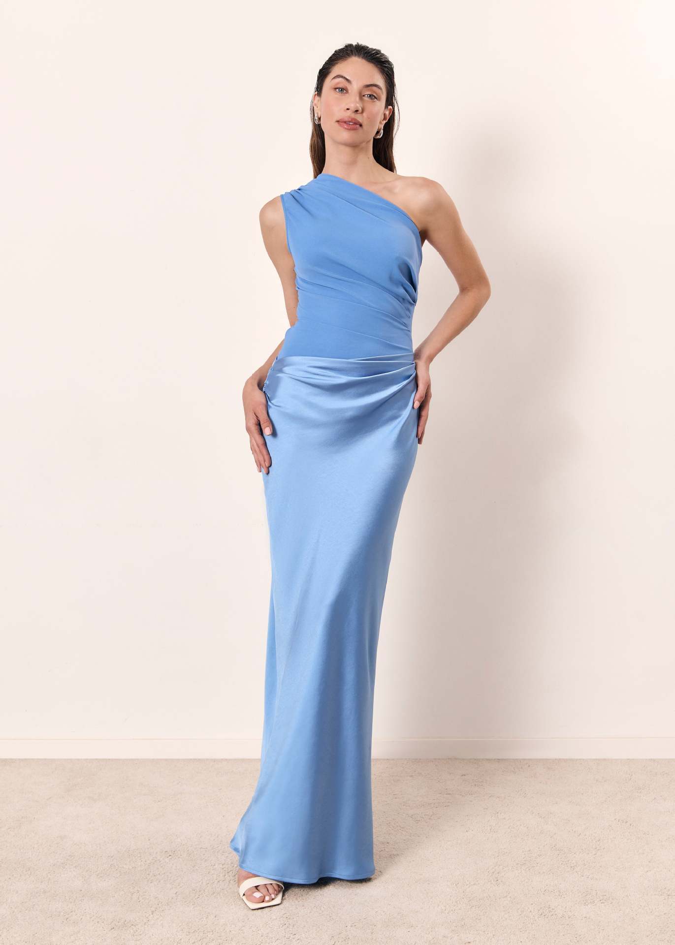 One-Shoulder Satin Long Evening Dress with Ruched Bodice and Column Skirt — styling detail
