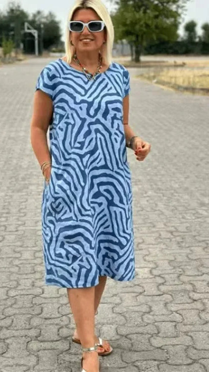 Plus Size Dress – Elegant Short Sleeve Mini Robe for Versatile Occasions — alternative angle