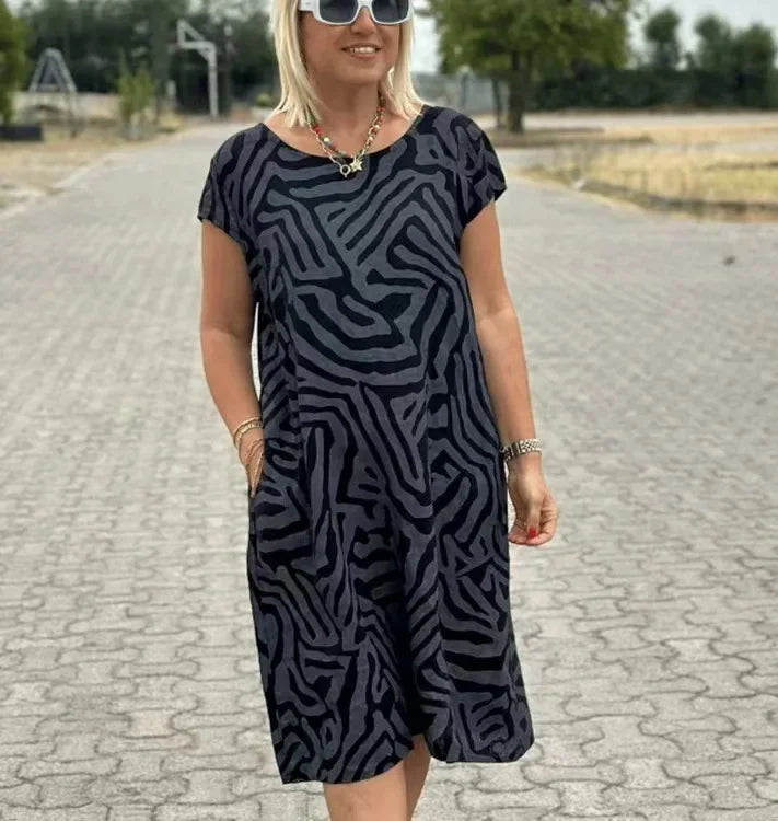 Plus Size Dress – Elegant Short Sleeve Mini Robe for Versatile Occasions — close-up