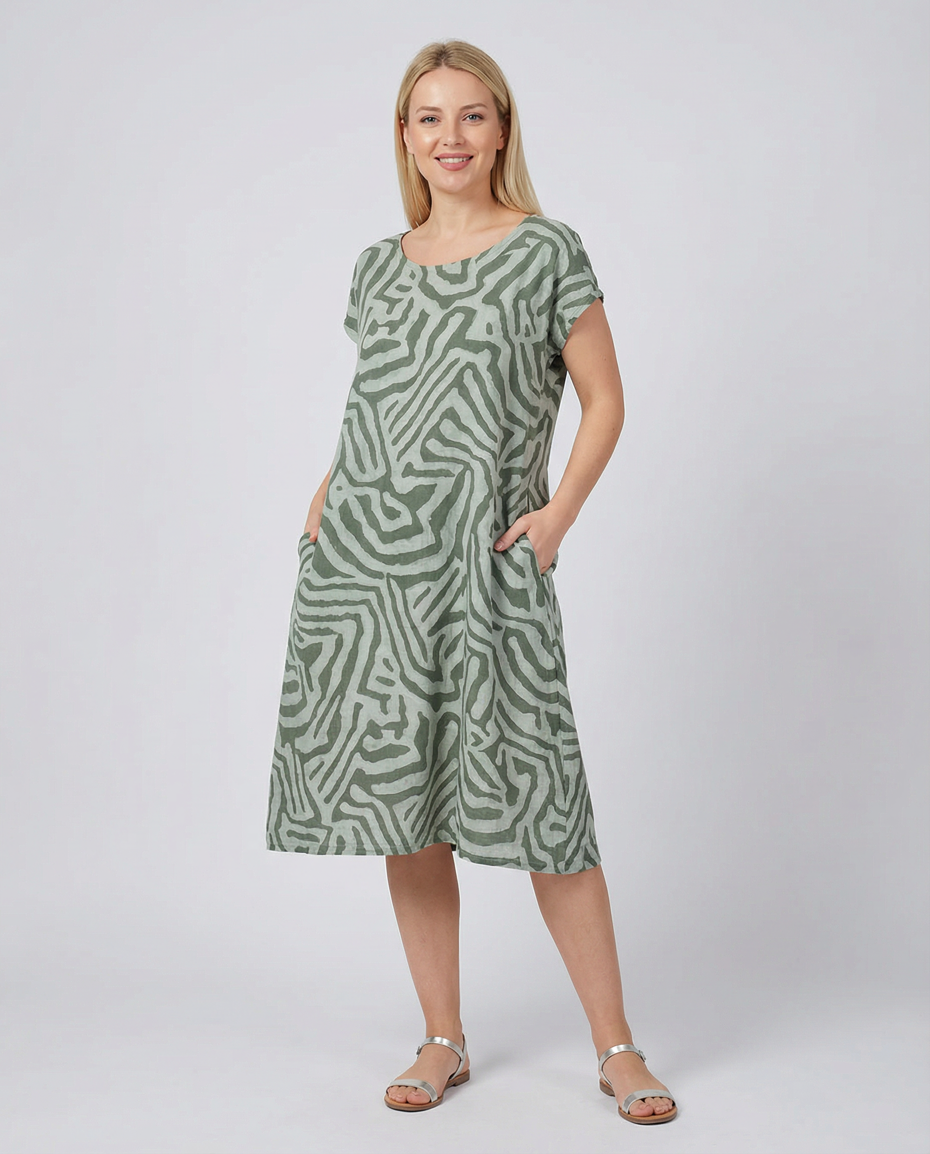 Plus Size Dress – Elegant Short Sleeve Mini Robe for Versatile Occasions — side view