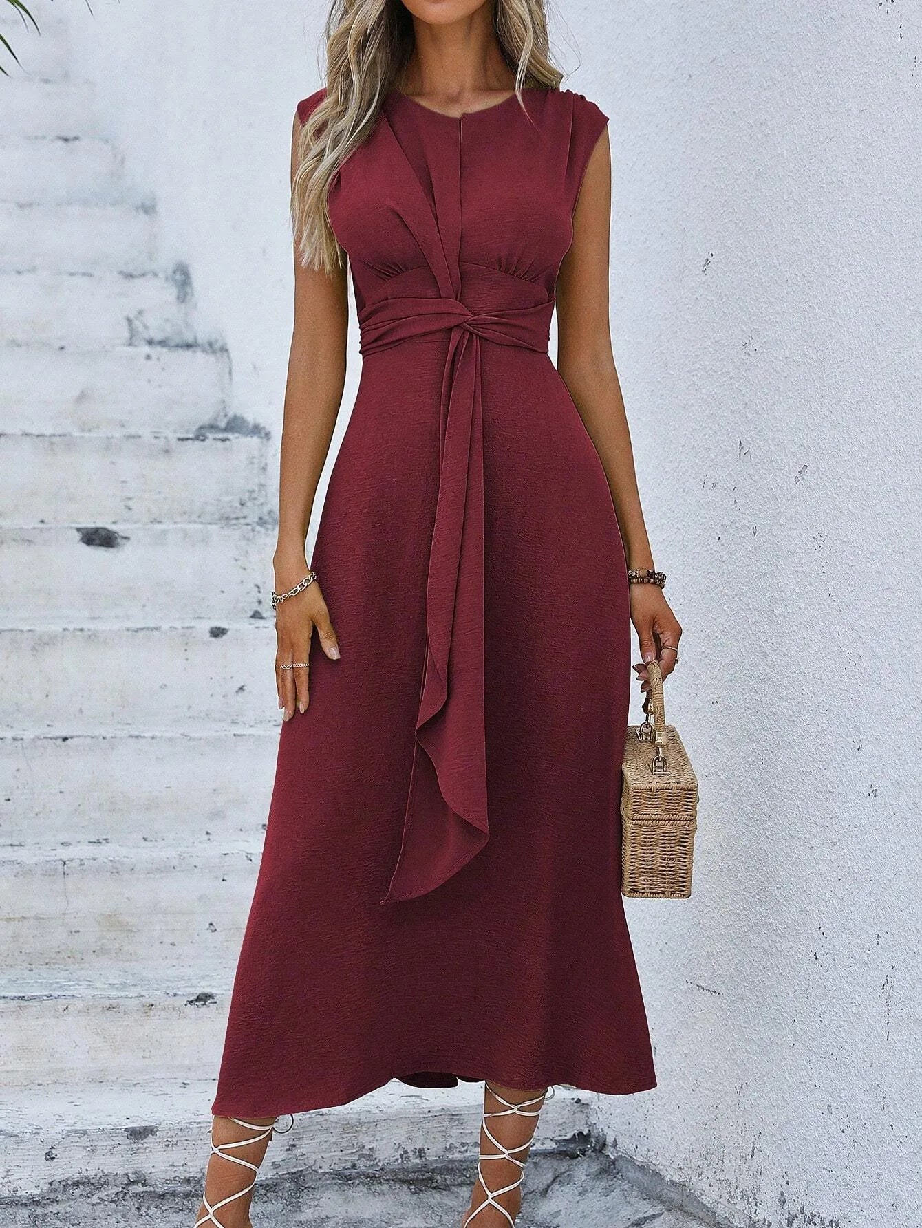 Summer Dress – Elegant Sleeveless Belted Midi for Casual or Formal Occasions — styling detail