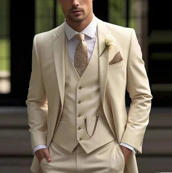 Tailored Peak Lapel Slim Fit Three-Piece Suit for Men — close-up