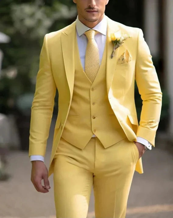Tailored Peak Lapel Slim Fit Three-Piece Suit for Men