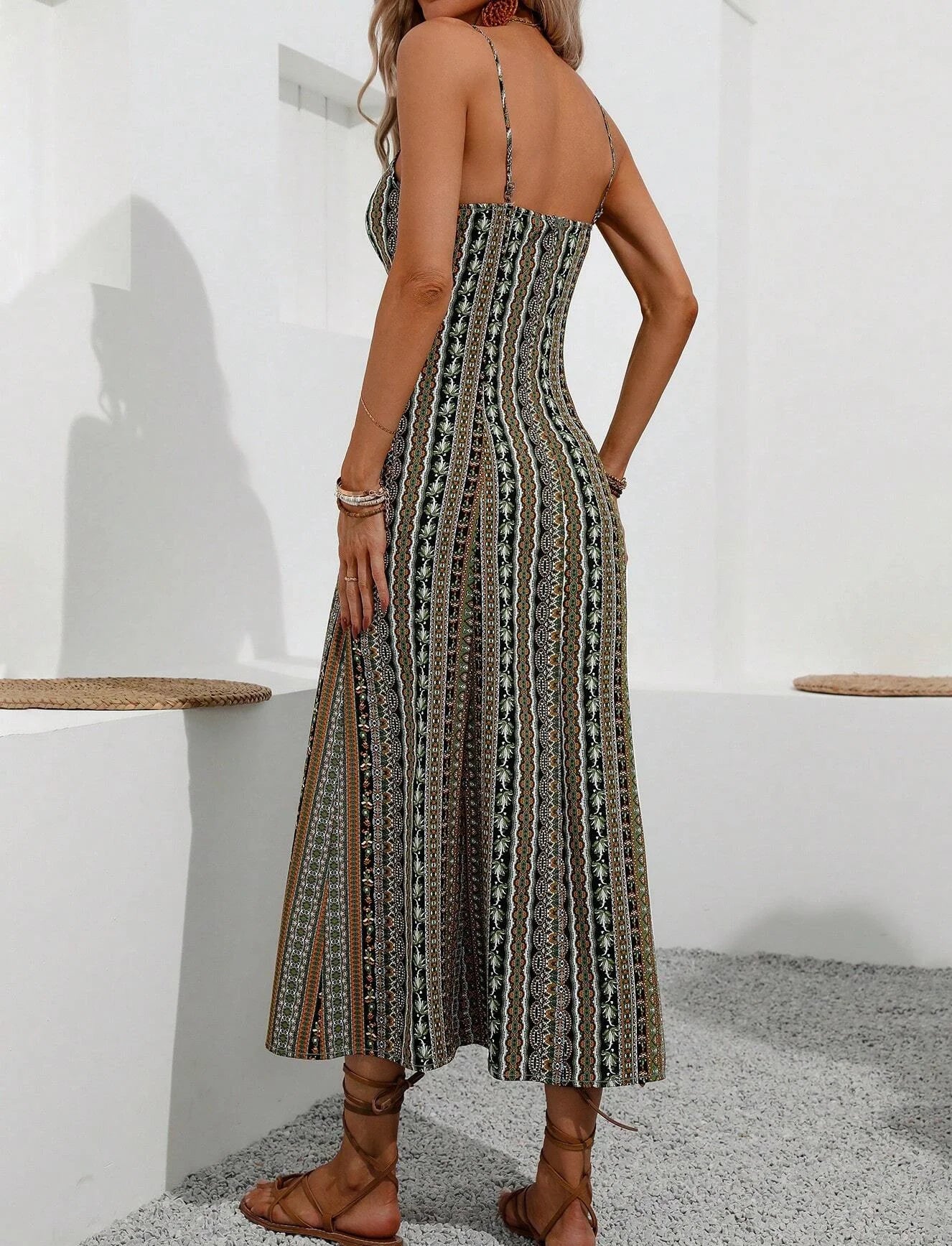 Vacation Printed Dress – Chic Slim-Fit Design for Comfortable Summer Outings — back view