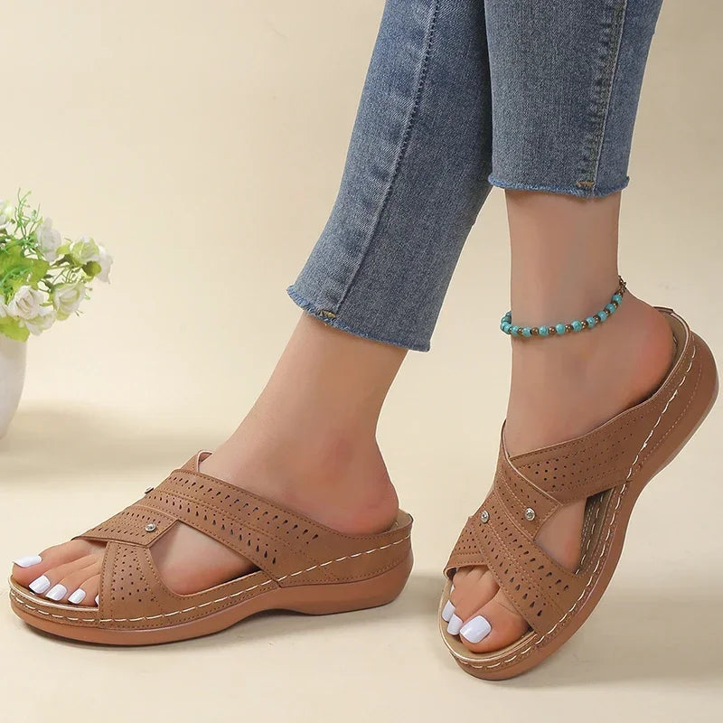 Wedge Sandals – Comfortable Non-Slip Design for Summer Outings — model wearing