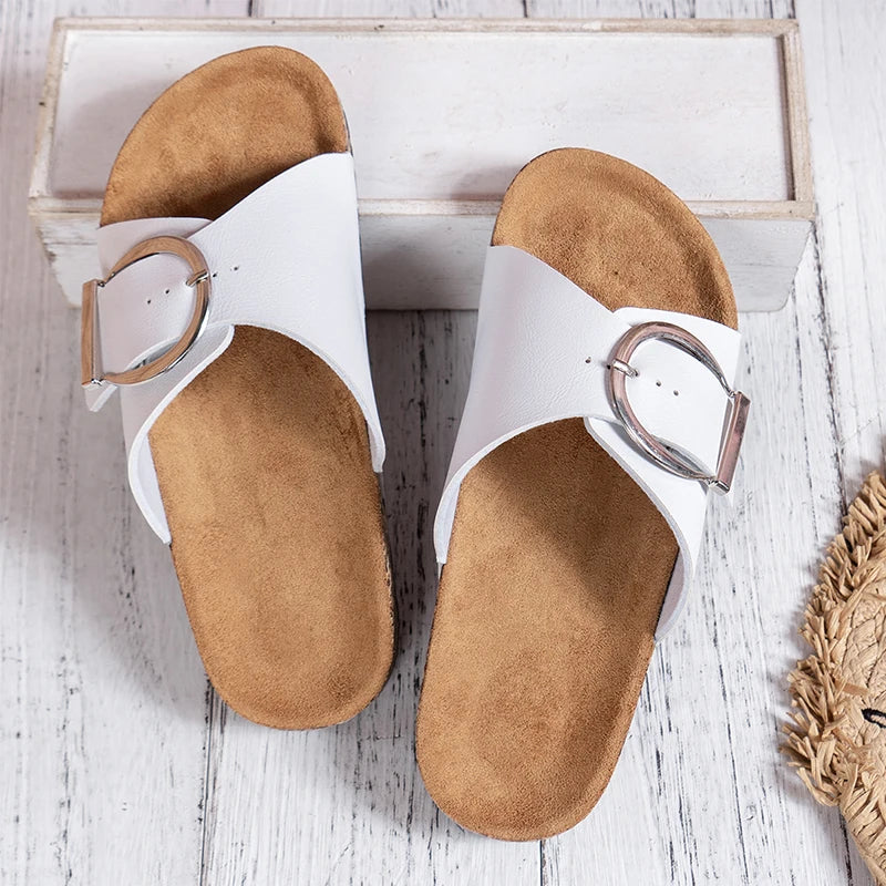 Women's Slippers – Stylish Flat Heeled Design for Casual Comfort — styling detail